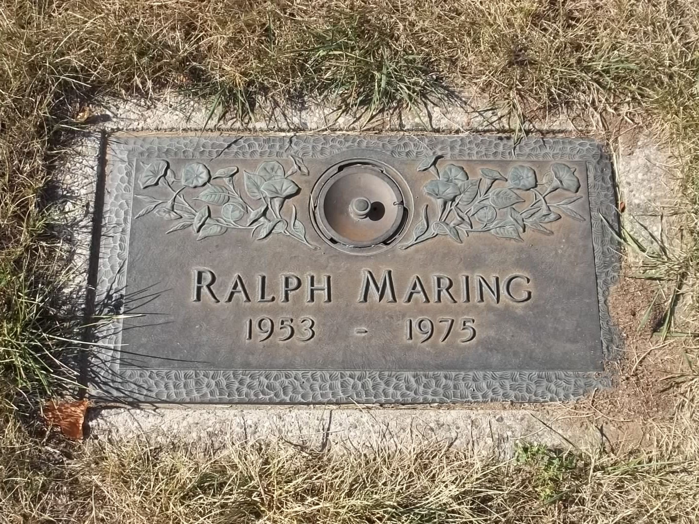 grafsteen ralph maring in 1975.